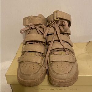 Nike Air size 8 color tan